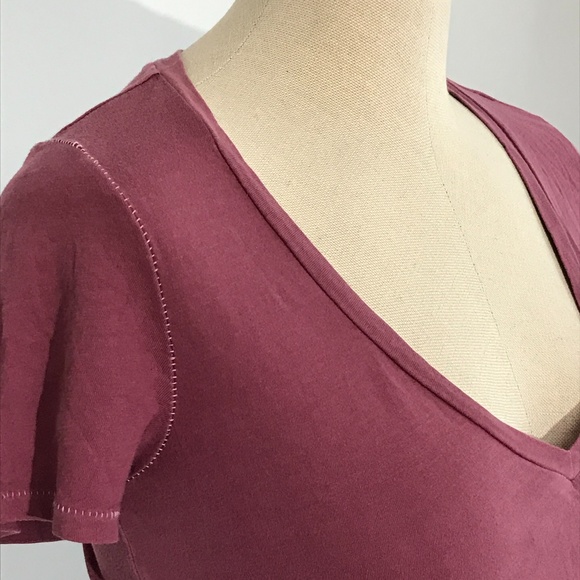 American Eagle - favorite T - Pink Short Sleeve V-Neck Shirt - 3/25$ - Picture 4 of 11